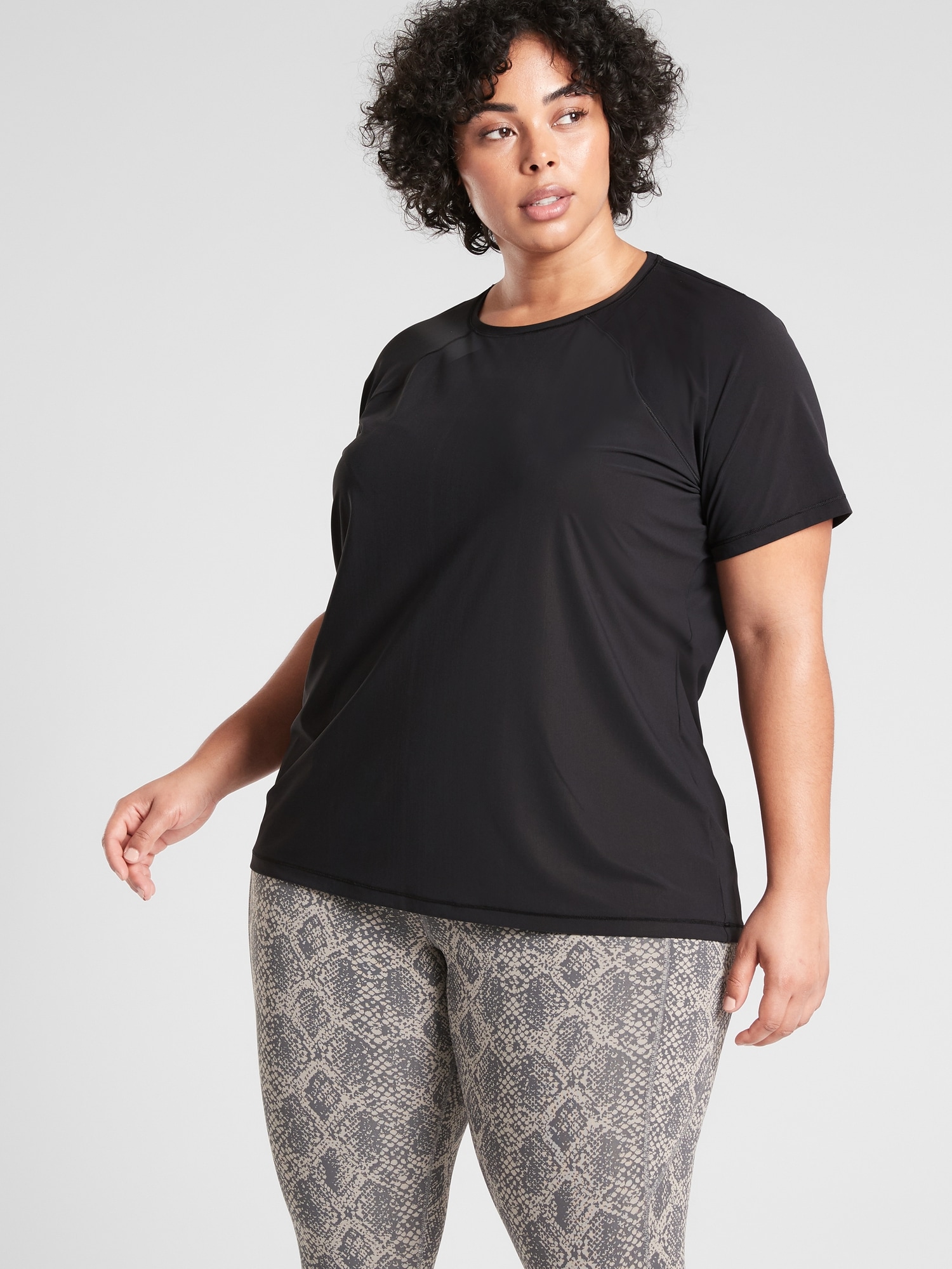 Athleta Ultimate Train Tee black. 1