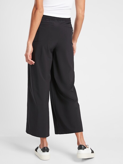 Avenue Wide Leg Crop Pant | Athleta