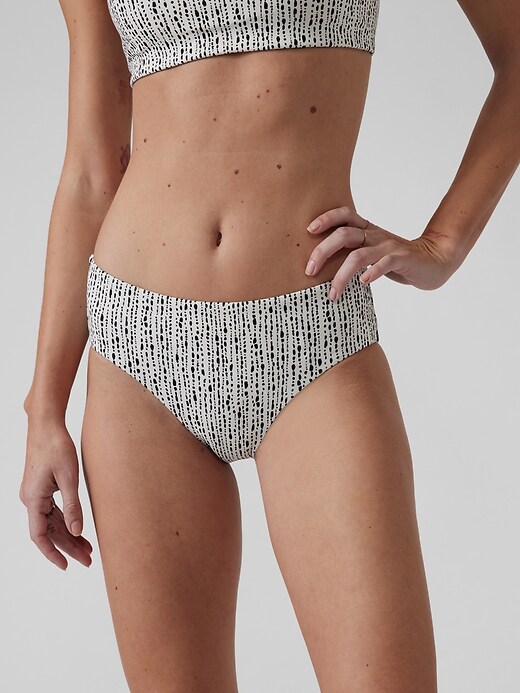 L'image numéro 1 présente Bas de bikini imprimé à couverture complète sans coutures