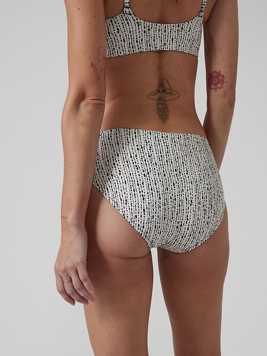 L'image numéro 2 présente Bas de bikini imprimé à couverture complète sans coutures