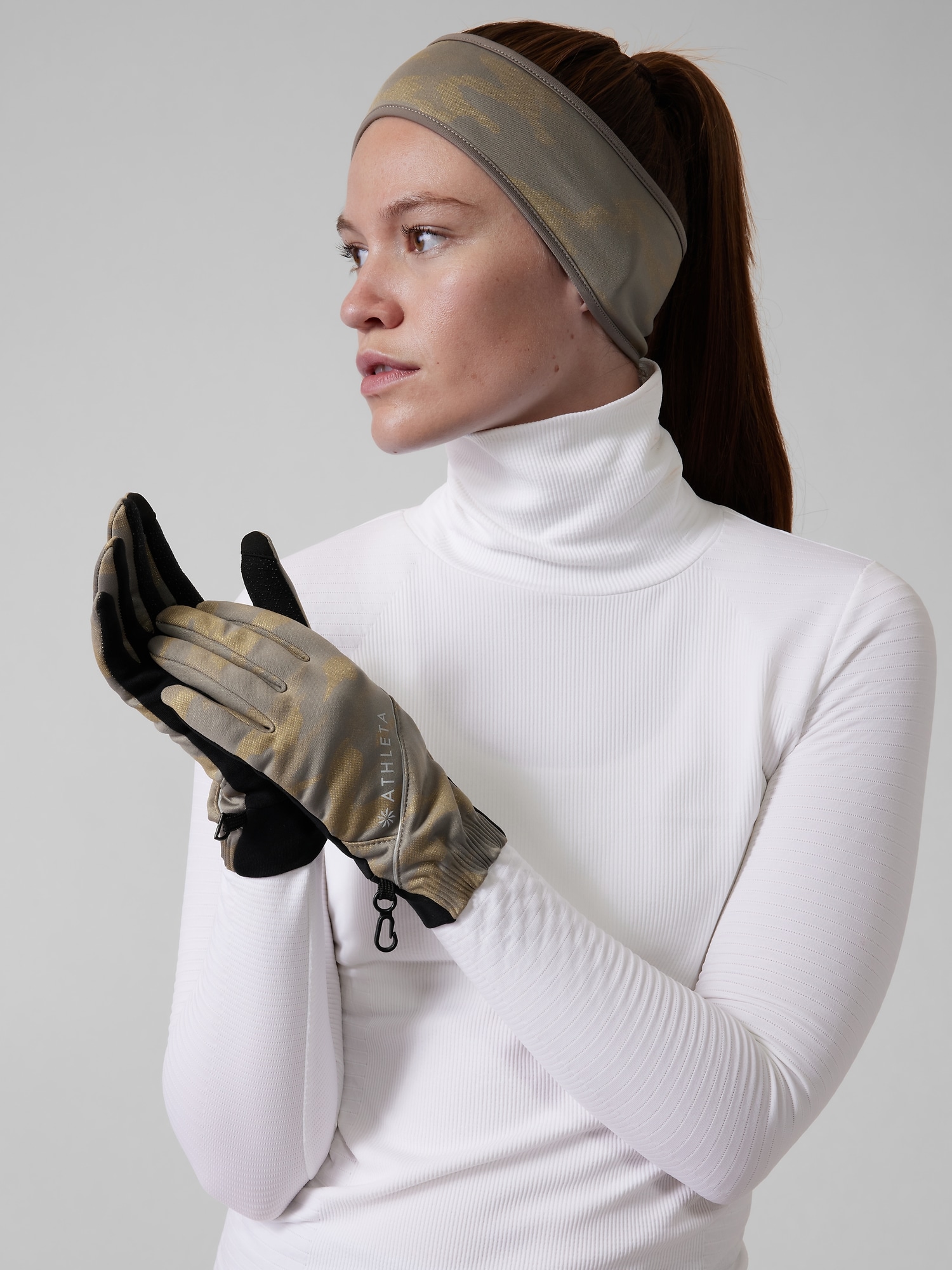 Athleta Flurry Reflective Glove gray. 1