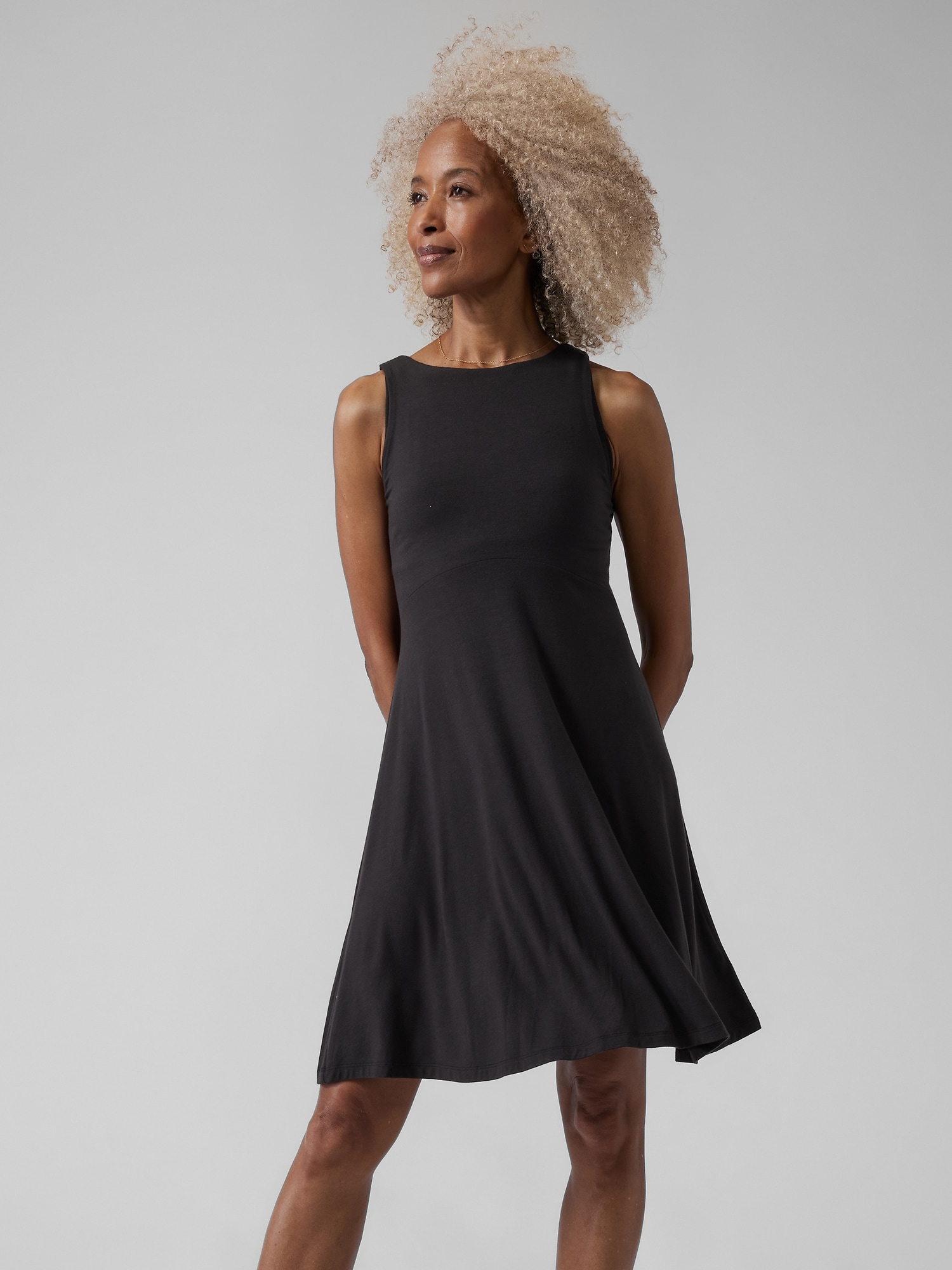 Athleta Santorini Thera Dress black. 1