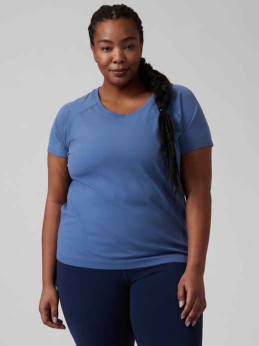 Image number 4 showing, Momentum Seamless Tee