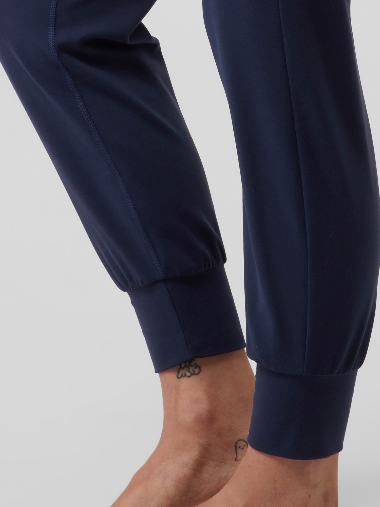 Athleta, Pants & Jumpsuits, Athleta Jacquard Mantra Knit Capri Mesh Leggings  Navy Blue