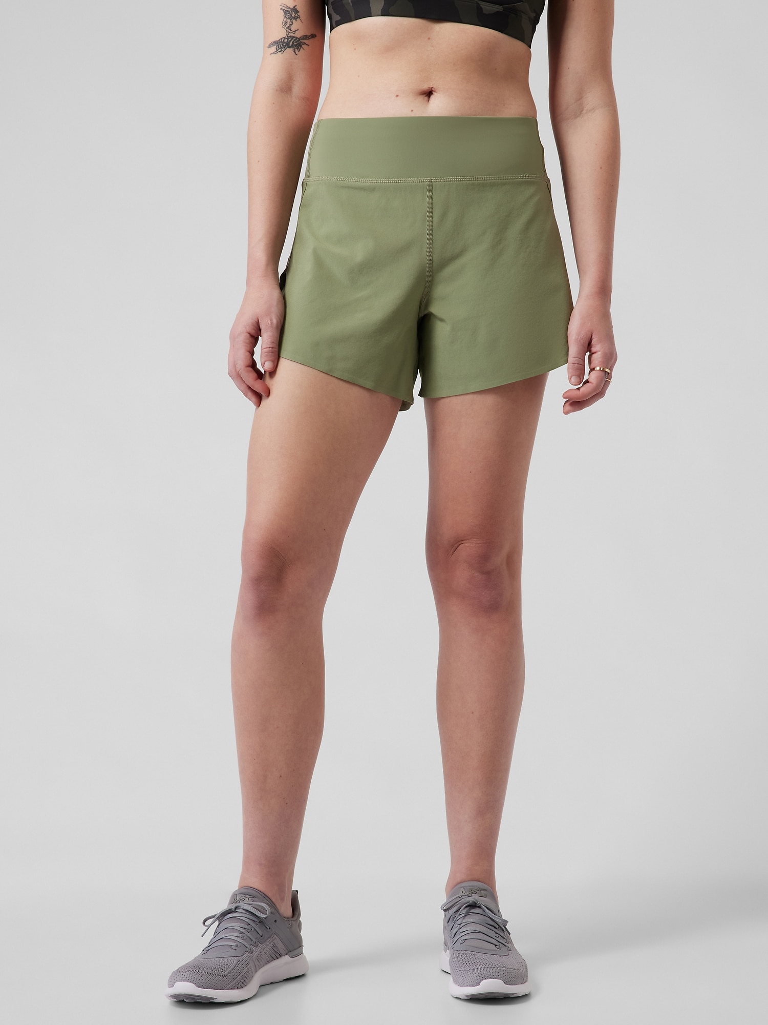 Athleta Run With It 4.5&#34 Short green. 1