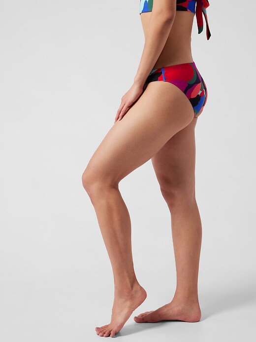 L'image numéro 3 présente Bas de bikini imprimé à couverture moyenne sans coutures