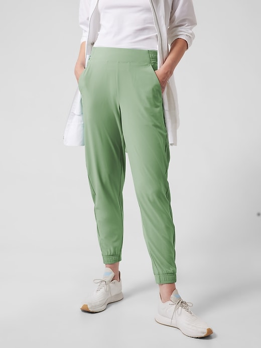 NWT Athleta Textured Brooklyn Jogger Pant Green