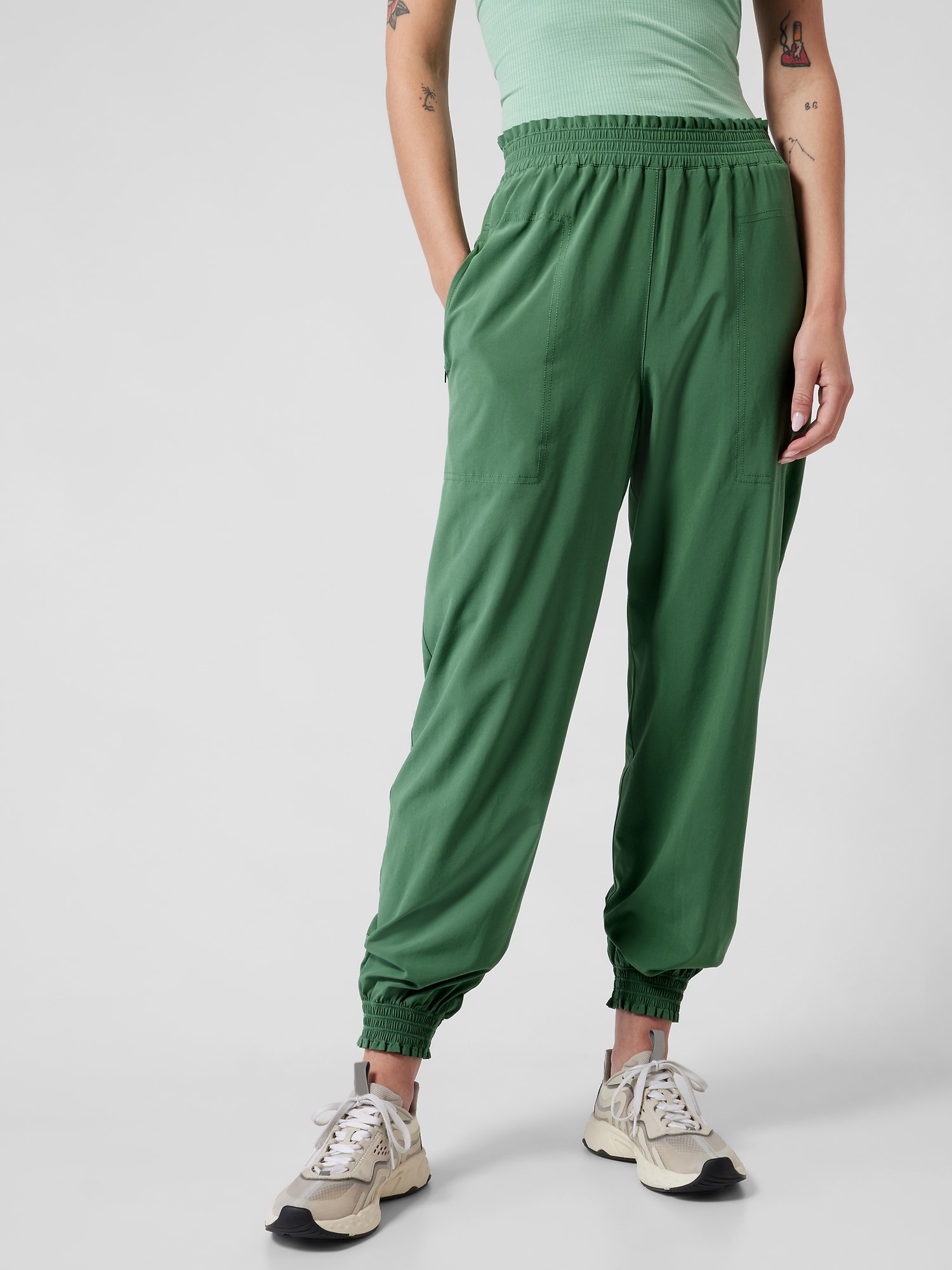 Athleta Savannah Jogger green. 1