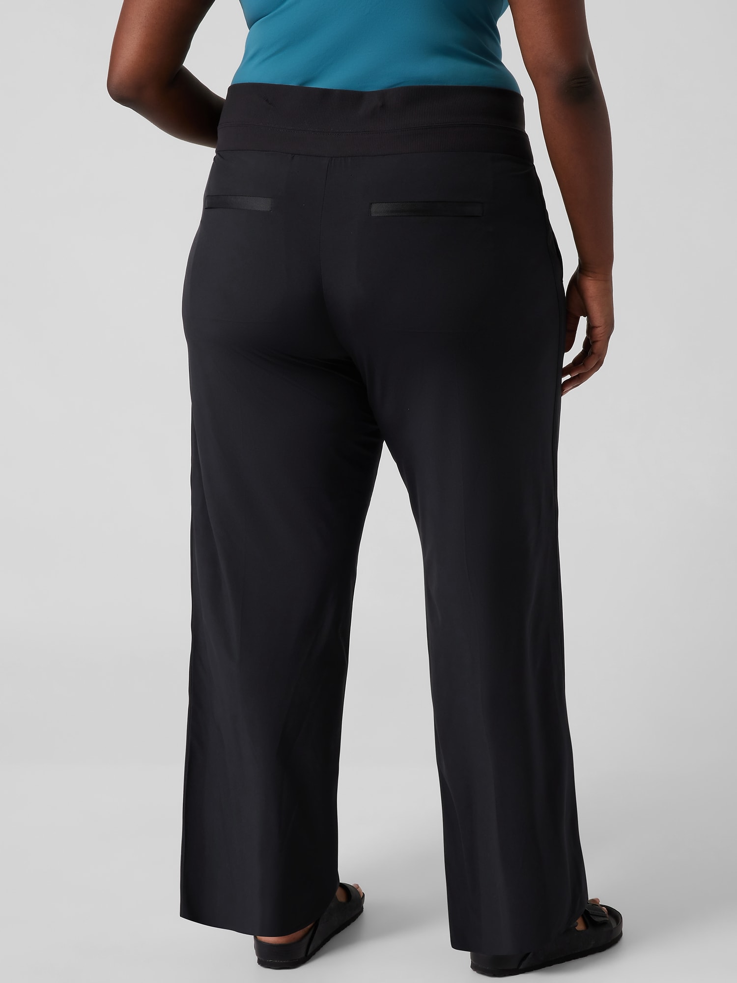 Athleta Solid Tan Active Pants Size 0 - 61% off