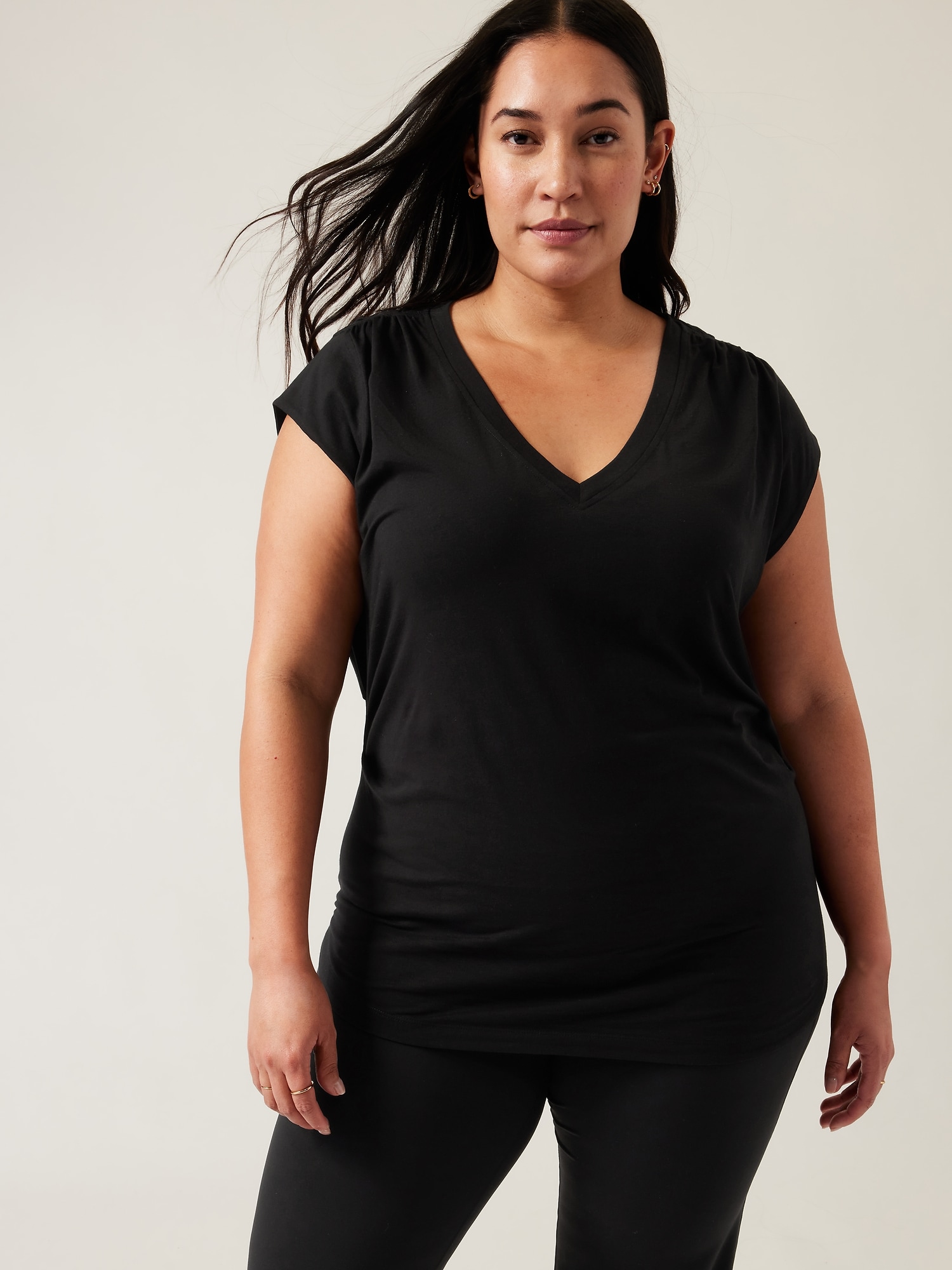 Athleta Outbound V Neck Tee black. 1