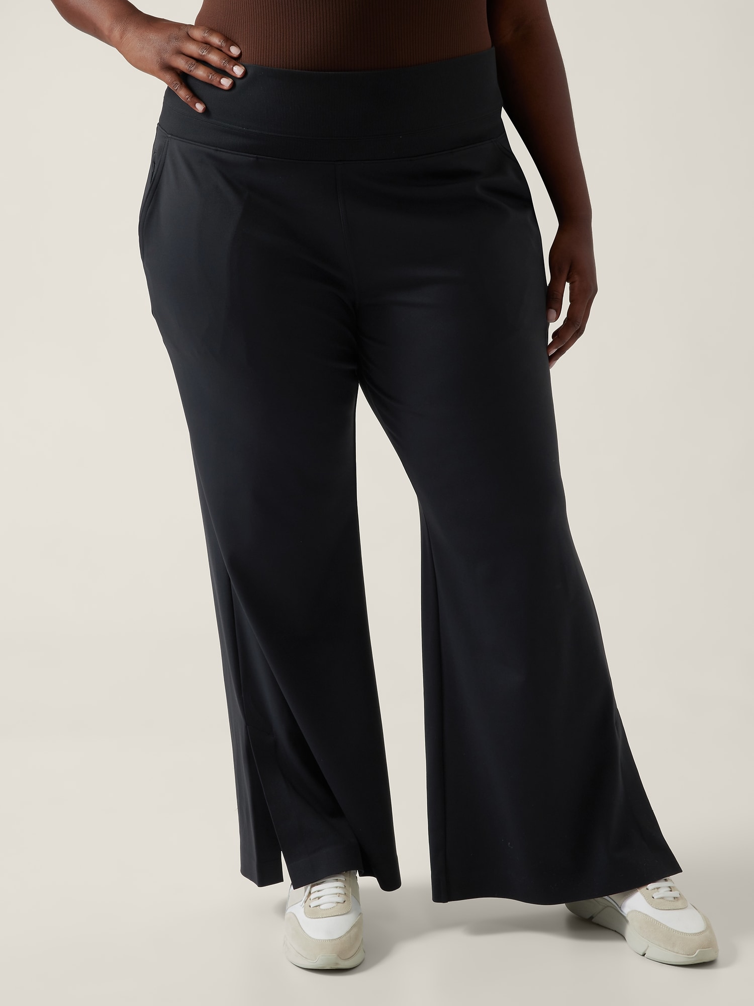 Athleta Venice Flare Pant, Black, Size XL Regular - Athletic apparel