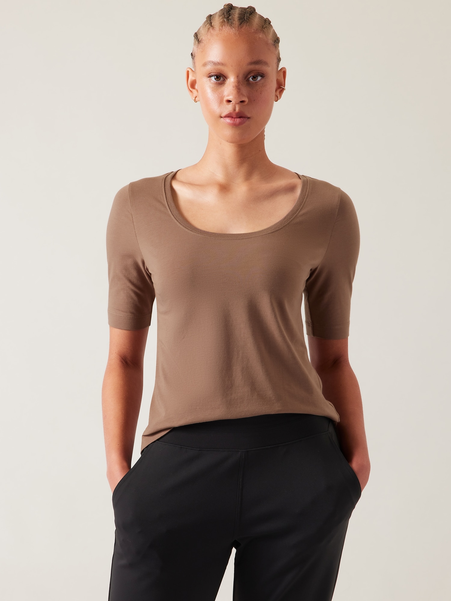 Athleta Outbound Scoop Tee beige. 1