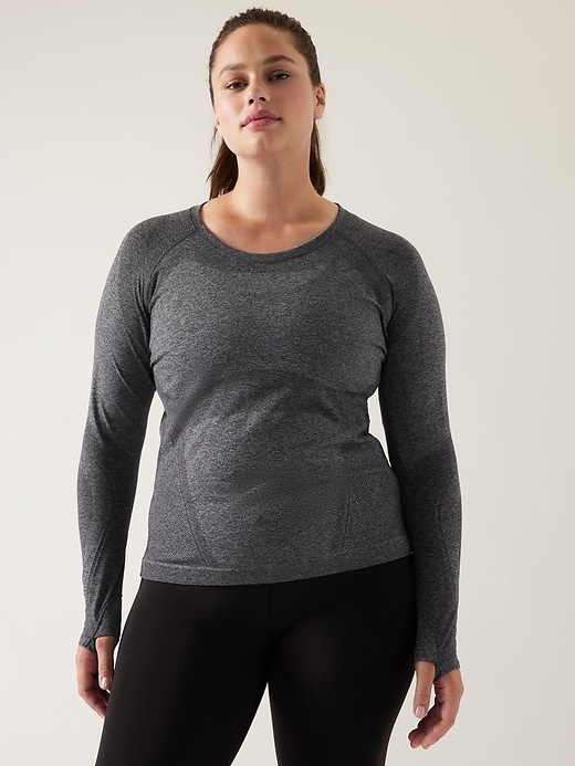 Image number 4 showing, Momentum Seamless Heather Top