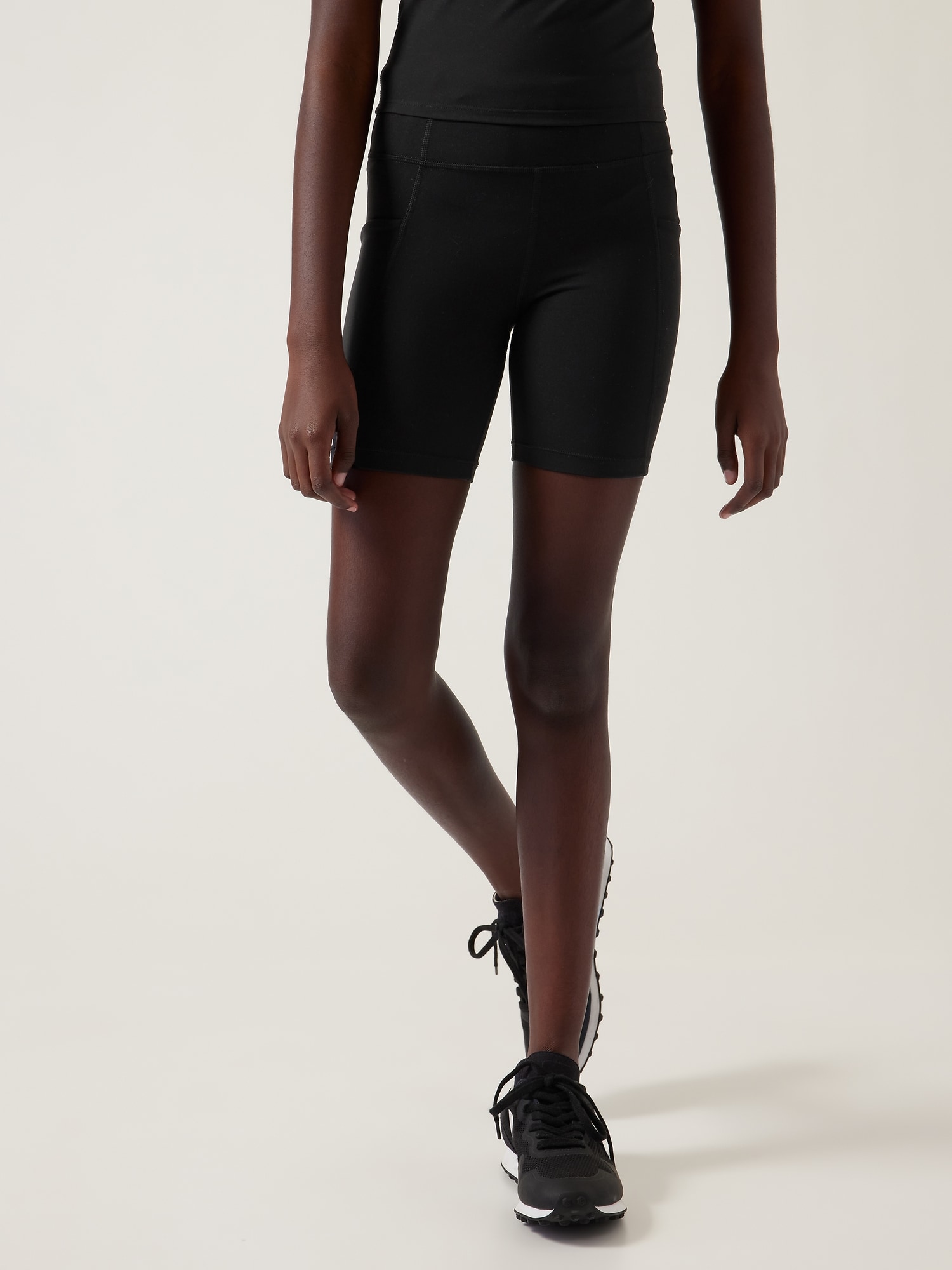 girls essential high rise bike shorts