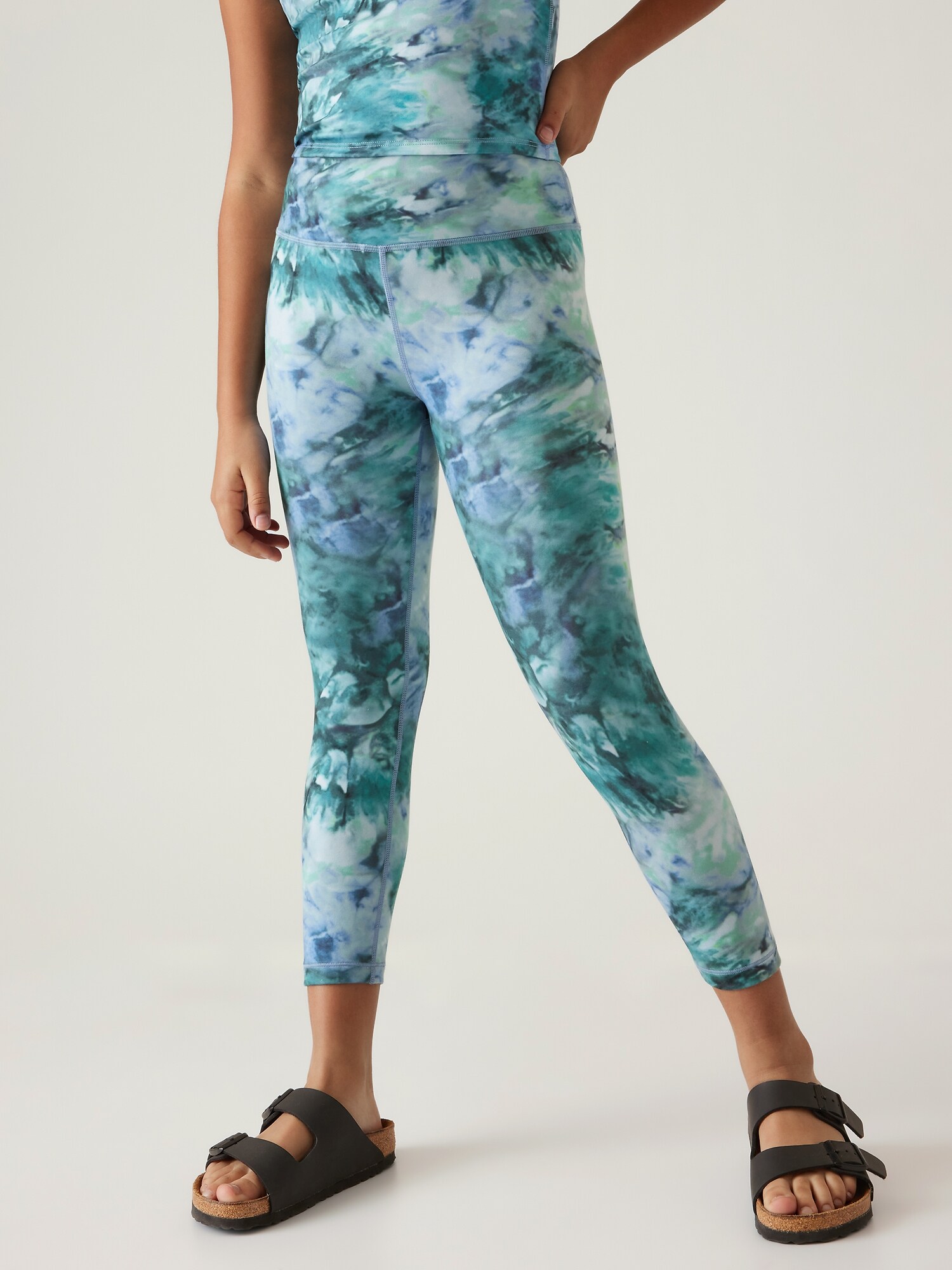 Athleta Girl Spacedye Chit Chat Tight  Girls sports clothes, Leggings  fashion, Sport outfits