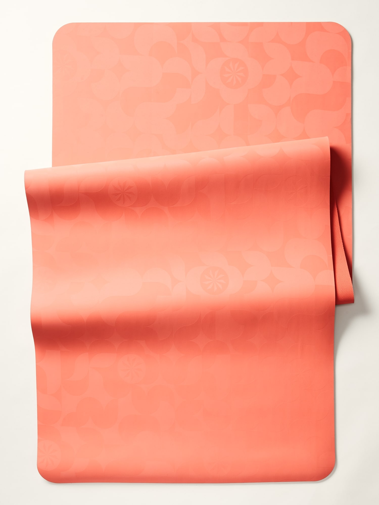 Athleta Flow Freely Yoga Mat 4.5Mm pink. 1