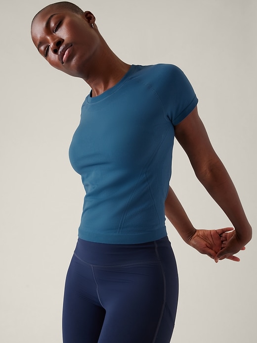 Image number 3 showing, Momentum Seamless Sport Length Tee