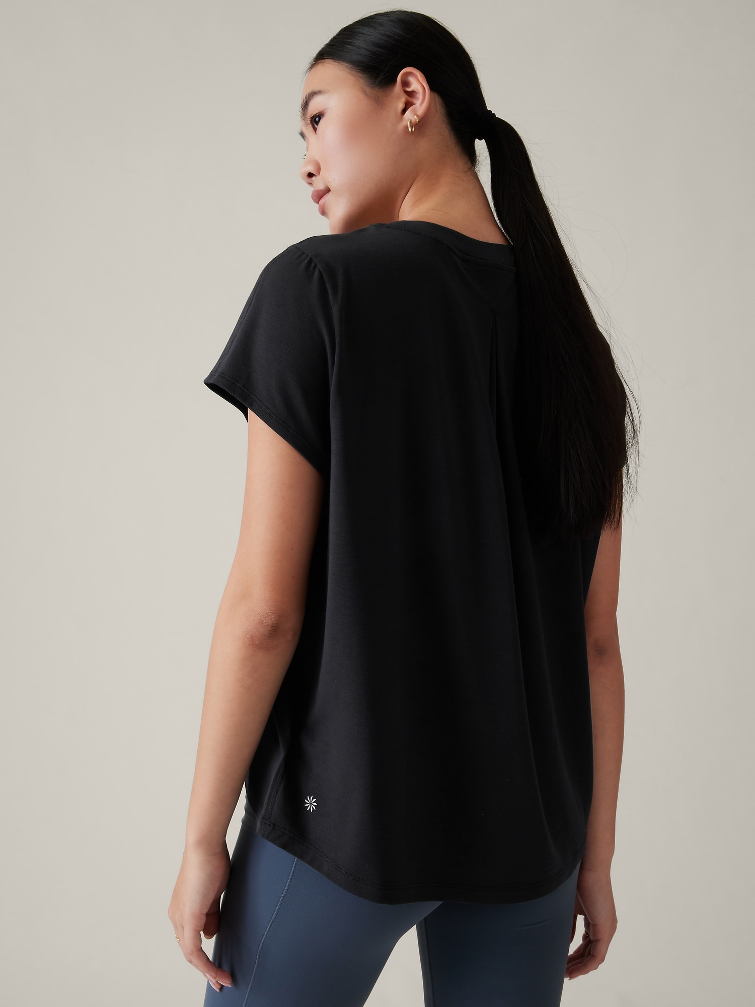 Athleta With Ease Tee black. 1