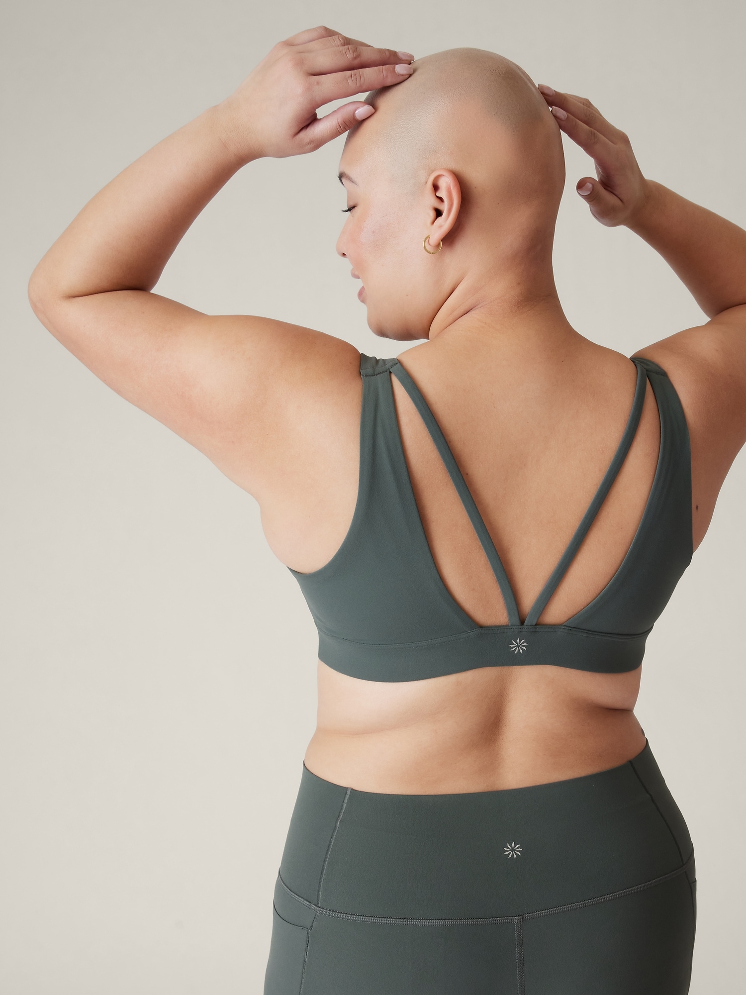 Athleta Exhale Bra D&#45DD+ green. 1