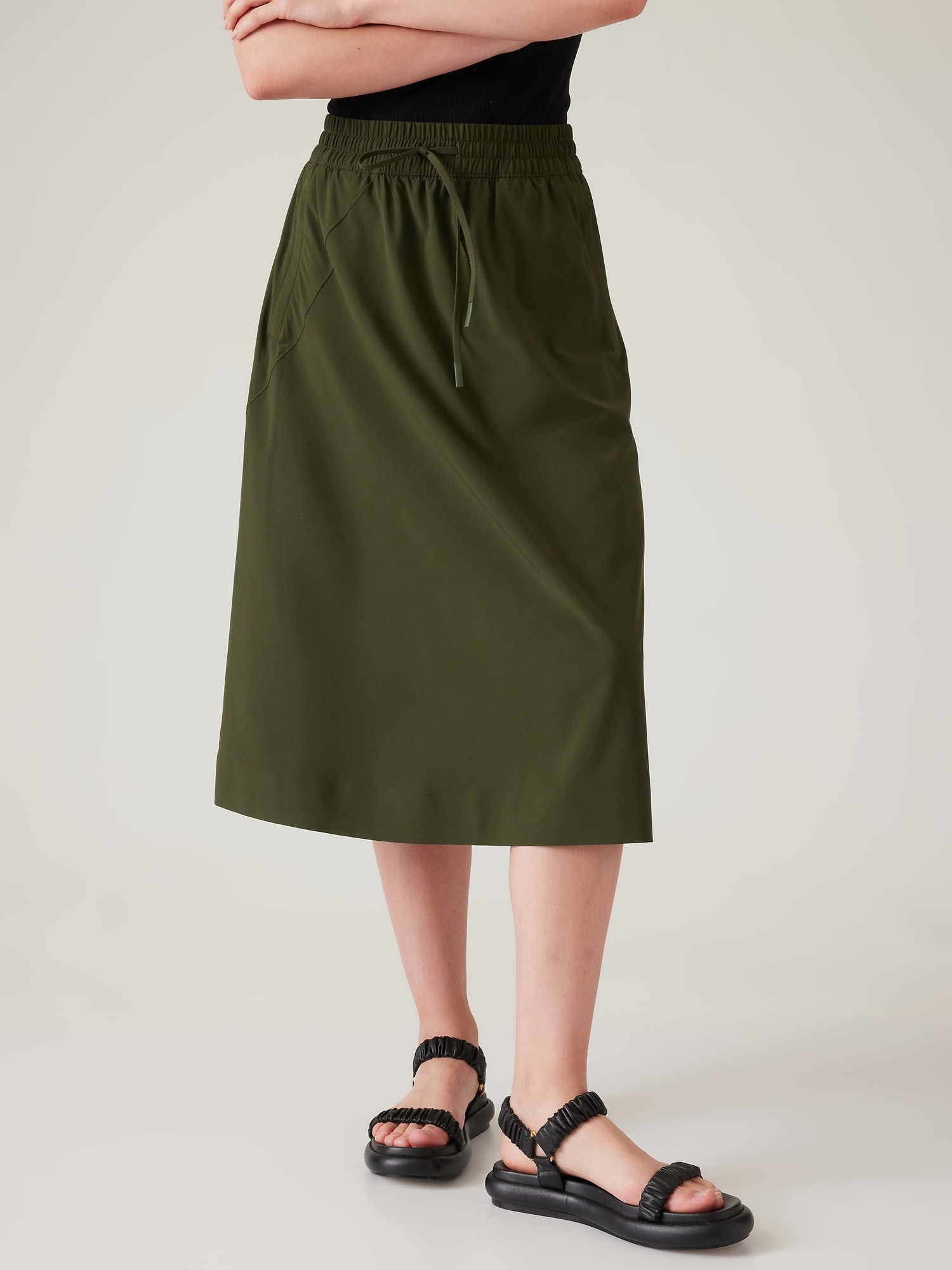 Athleta Arrival Skirt green. 1