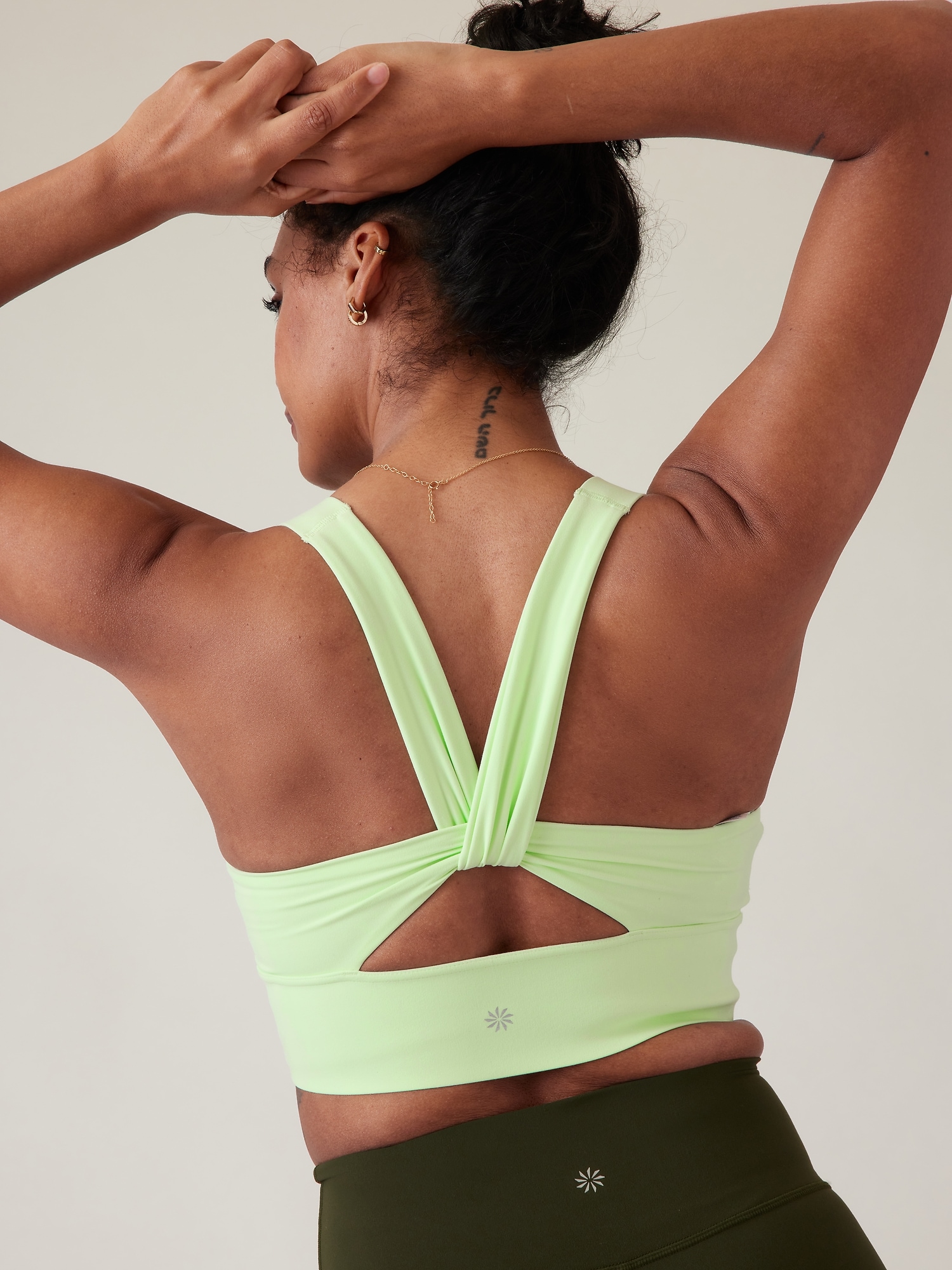 Athleta Warrior Twist Longline Bra D&#45DD green. 1