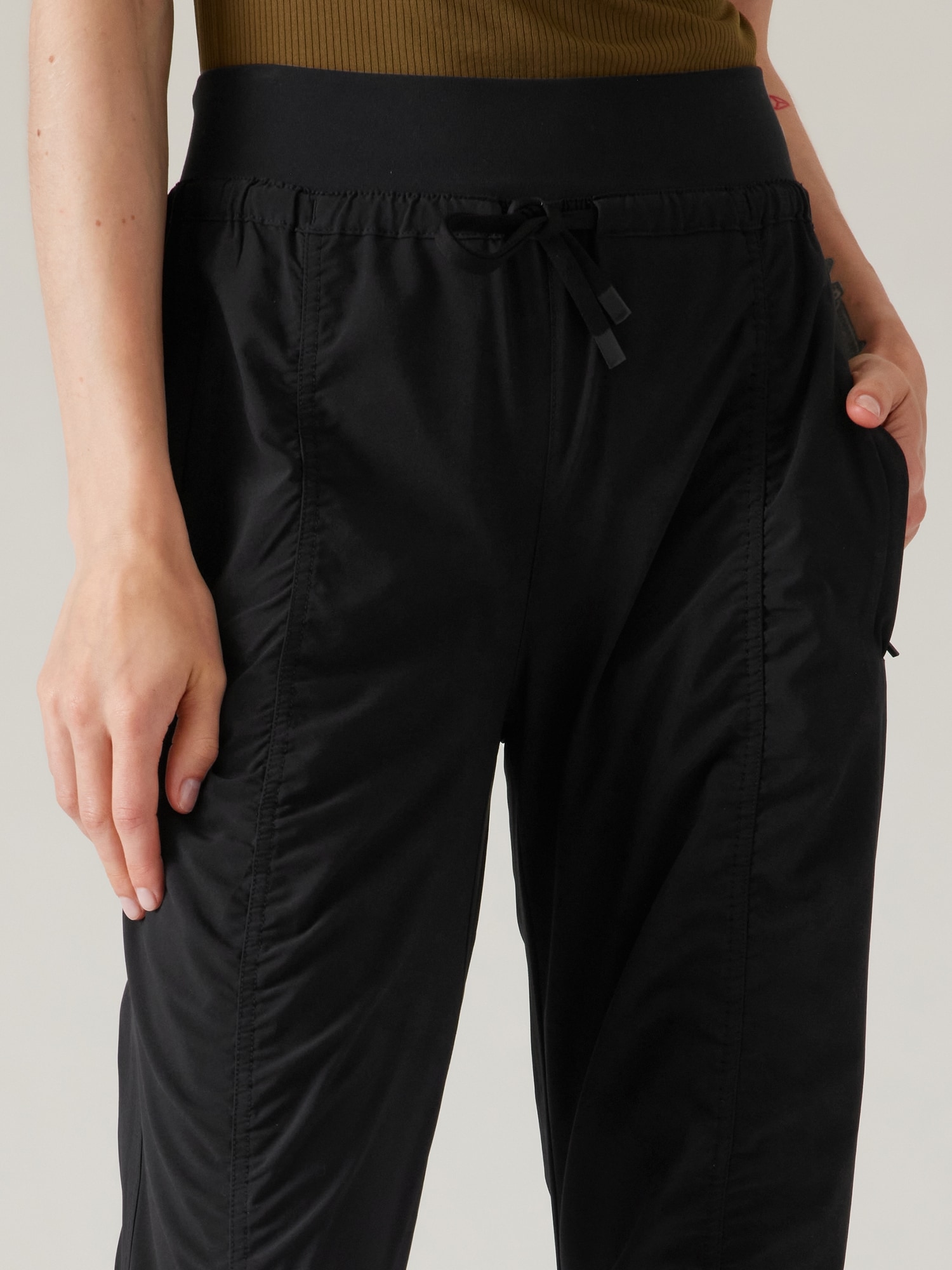 Lululemon Dance Studio Pants Cropped Size 6 Black Yoga Pockets