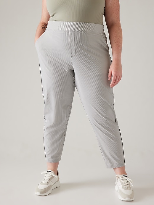 Brooklyn Mid Rise Ankle Pant | Athleta