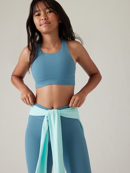 L'image numéro 1 présente Soutien-gorge à effet croisé Transcend Athleta Girl