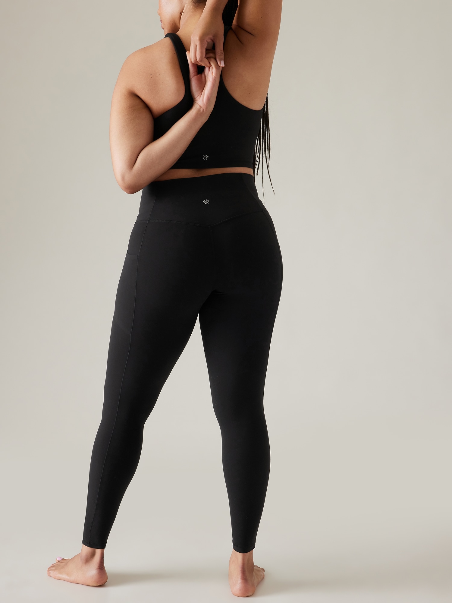 Athleta Salutation Cruise Jogger in Powervita Medium Black Yoga A47 for  sale online