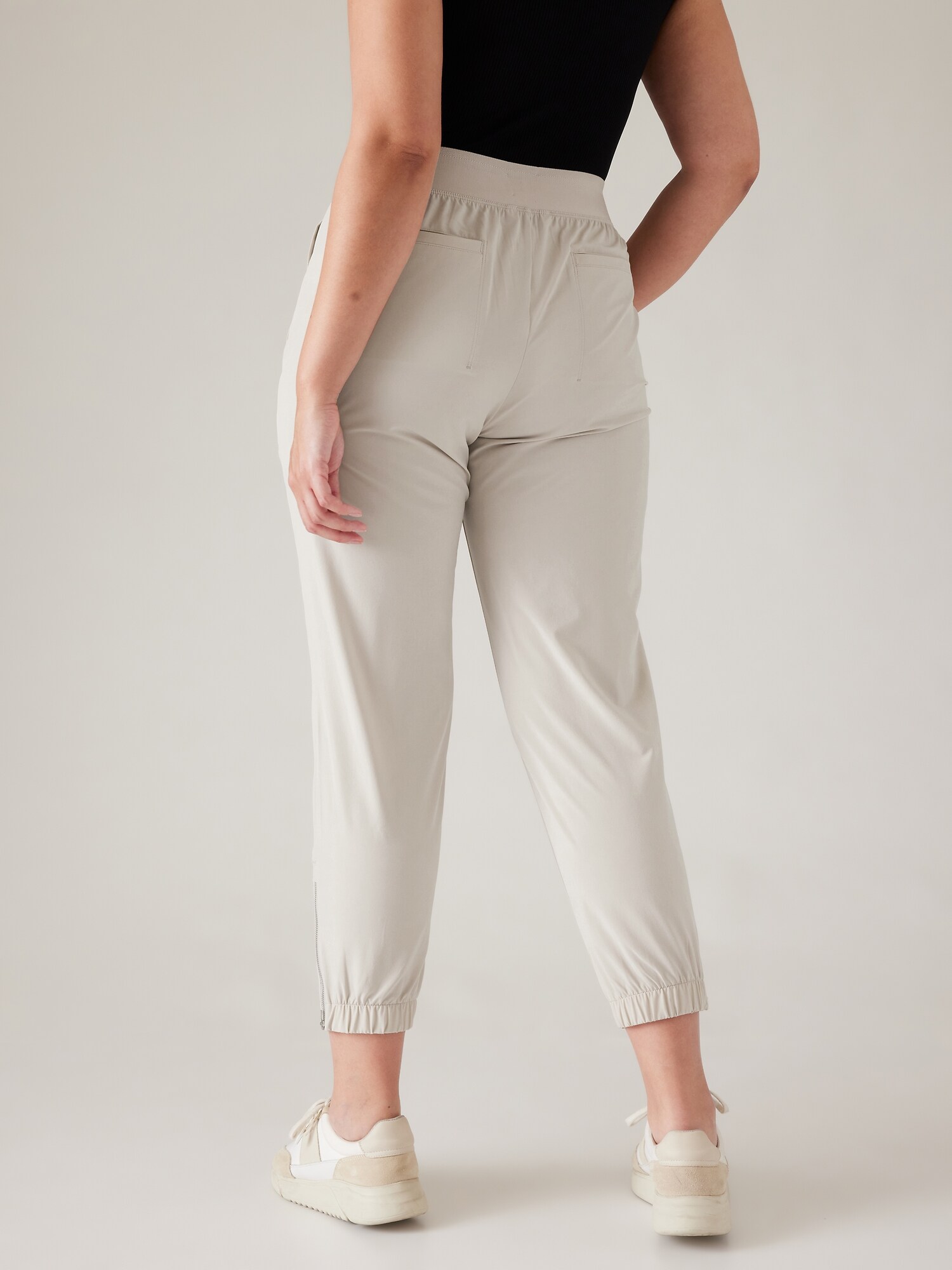 Thick High-waisted Joggers – Hollywood Boutique