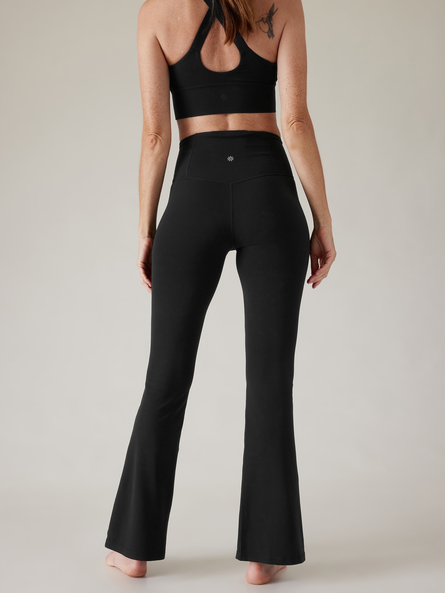 5 Black Flare Pants Outfits Because Athleta Knows Trousers - The Mom Edit