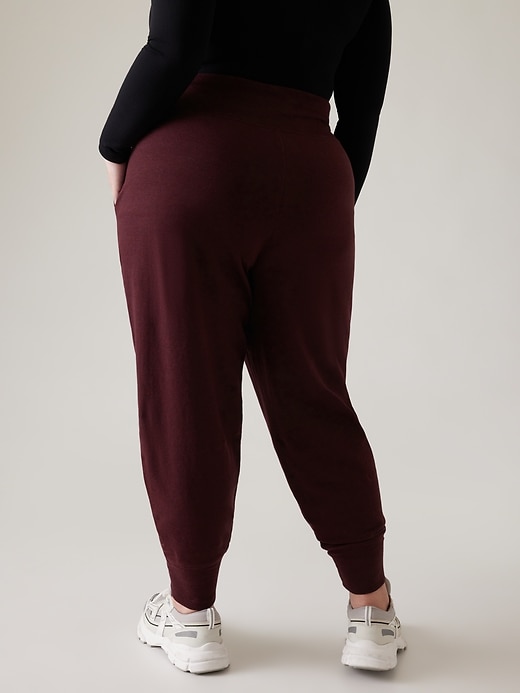 L'image numéro 6 présente Pantalon de jogging à taille haute Coaster Luxe