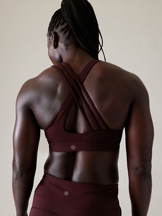 Post workout sweat fit pic! Invigorate bra (size 6) in ancient copper  (drenched with sweat) and wunder train asia fit in size s 🍂🍁 : r/lululemon