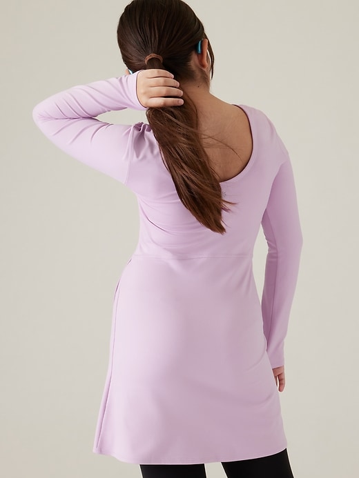 Voir une image plus grande du produit 2 de 6. Robe à manches longues Chit Chat Athleta Girl