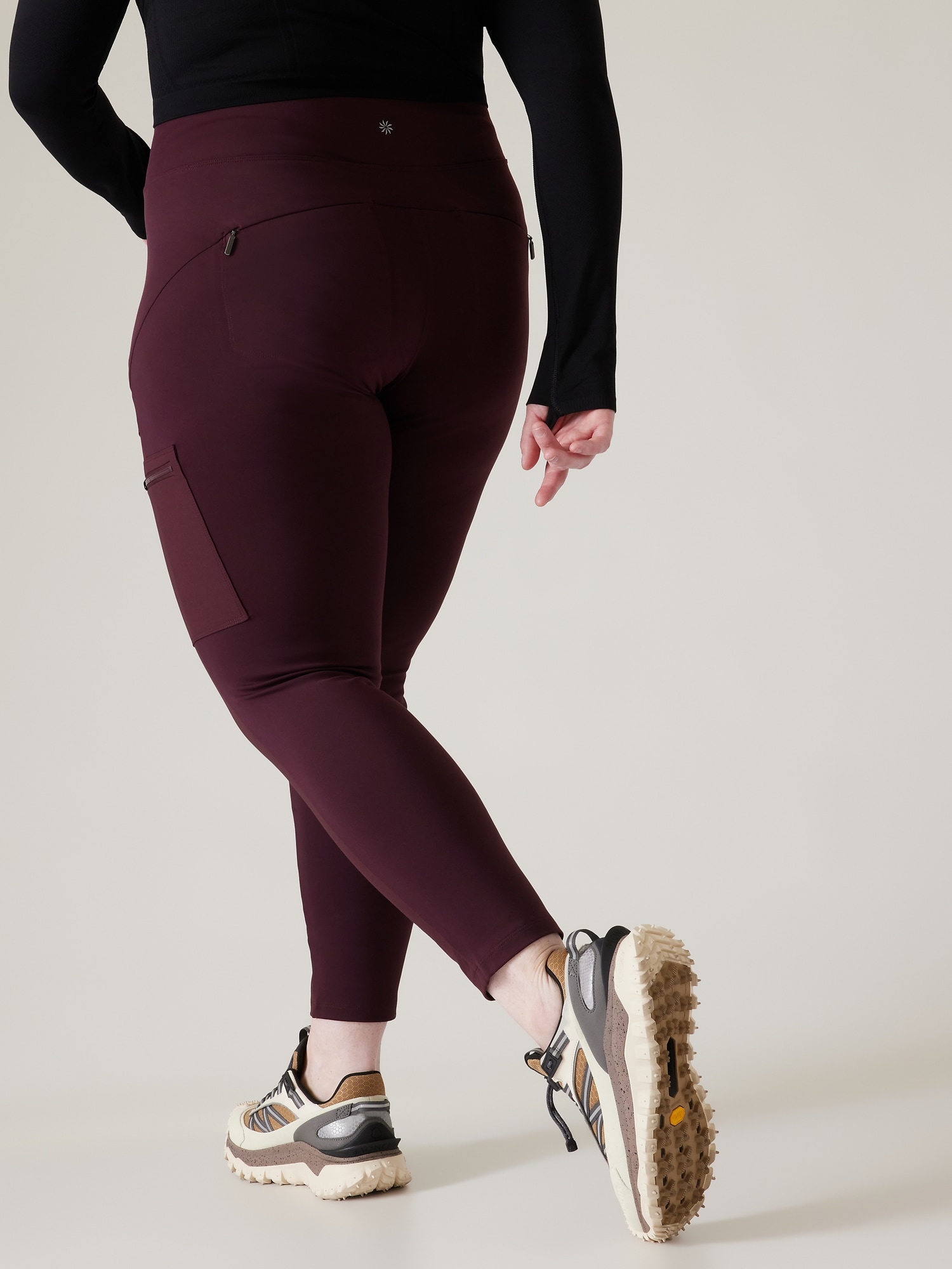 Athleta Burgundy Leggings w/ Back Pockets - size Small