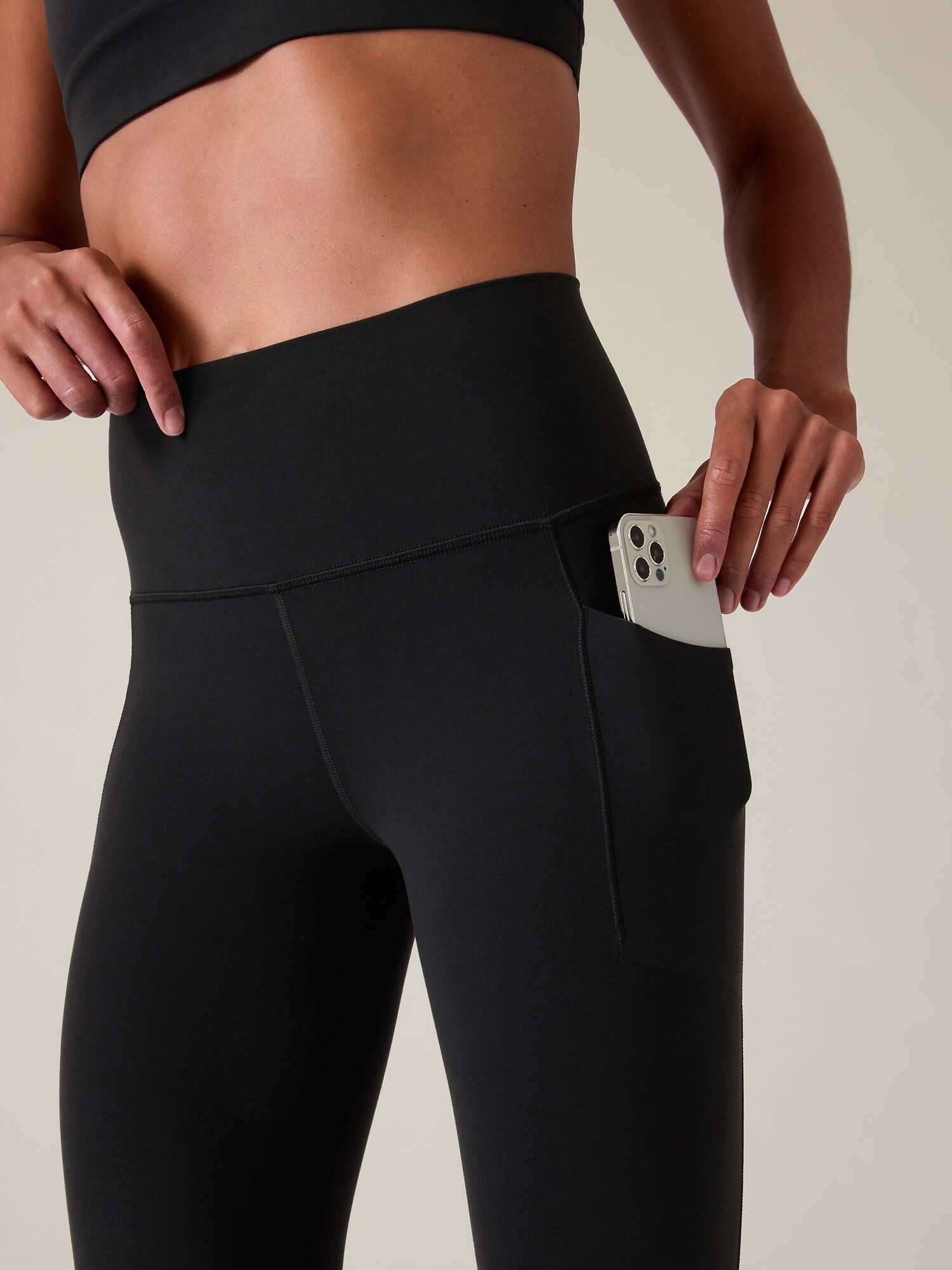 Athleta Capri Leggings Womens Medium Yoga Pants Back Stash Pocket Zipper