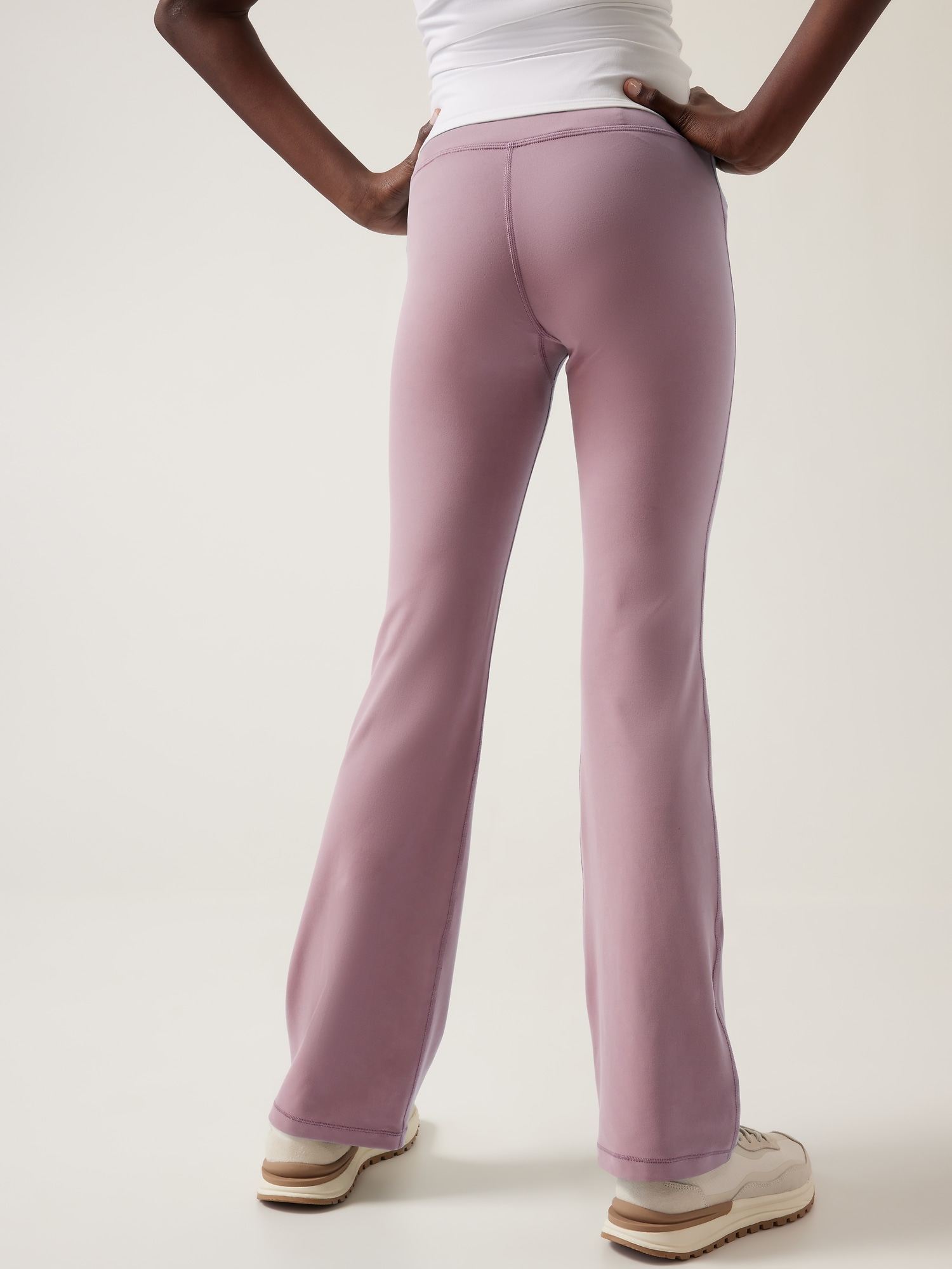 Athleta Women's Gray Gusset Coolmax Yoga Pants Flared Leggings Size Medium  10/12