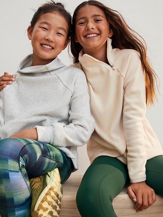 L'image numéro 6 présente Chandail en molleton Cozy Karma Athleta Girl