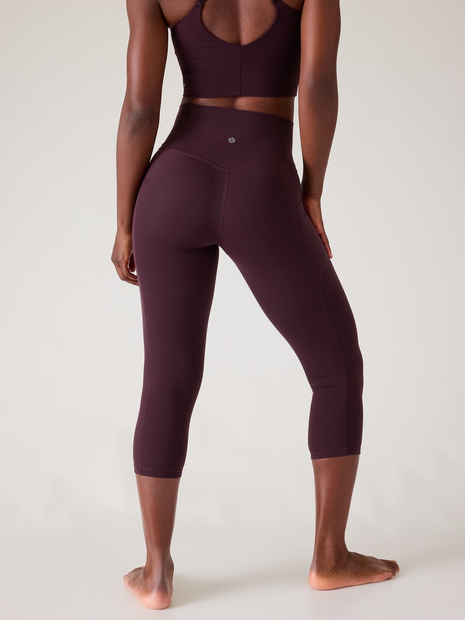 Athleta Ultimate Stash Pocket Texture Leggings XS Tall Purple Digital Camo  Capri