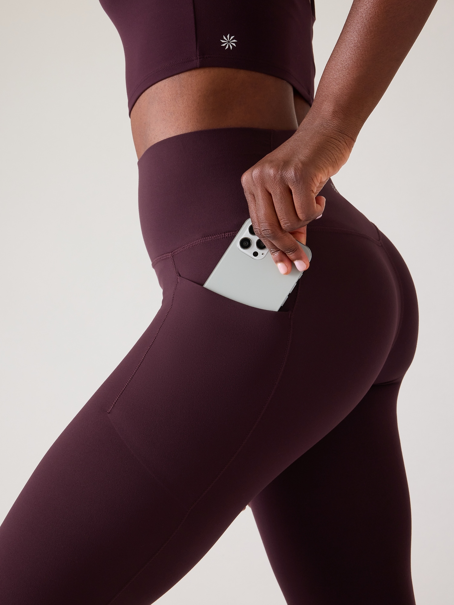 Athleta Elation Printed Capri Compression Leggings Purple Womens
