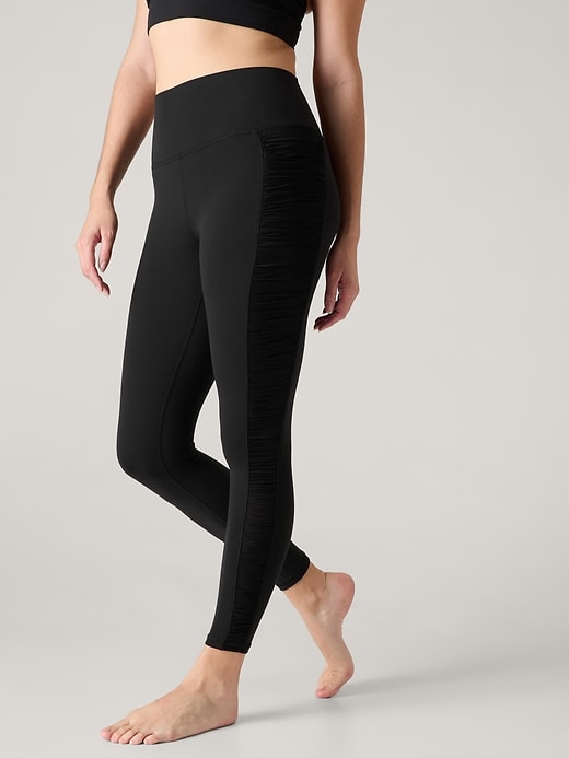 L'image numéro 5 présente Legging en filet ruché à taille haute et poches dissimulées Salutation