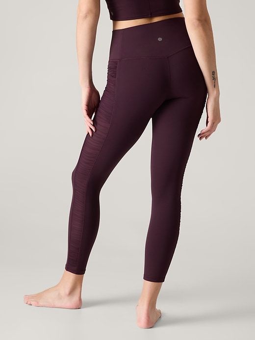 L'image numéro 6 présente Legging en filet ruché à taille haute et poches dissimulées Salutation