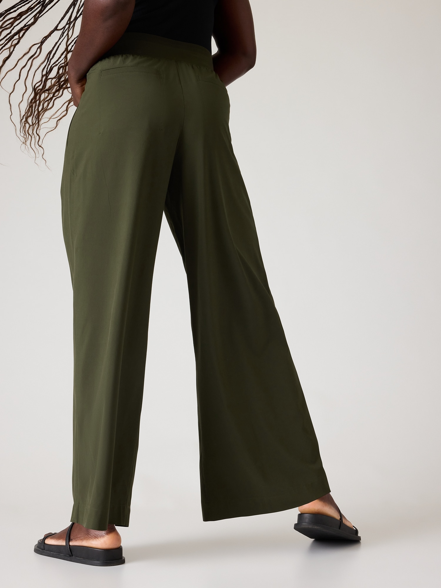 Athleta Olive Green Women's Pants With Zipper Pockets & Legs Size 2 