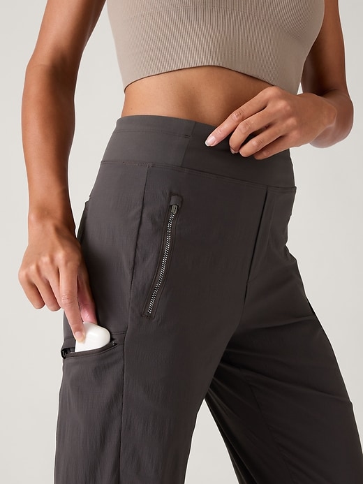 L'image numéro 2 présente Pantalon de jogging à taille haute Trekkie North