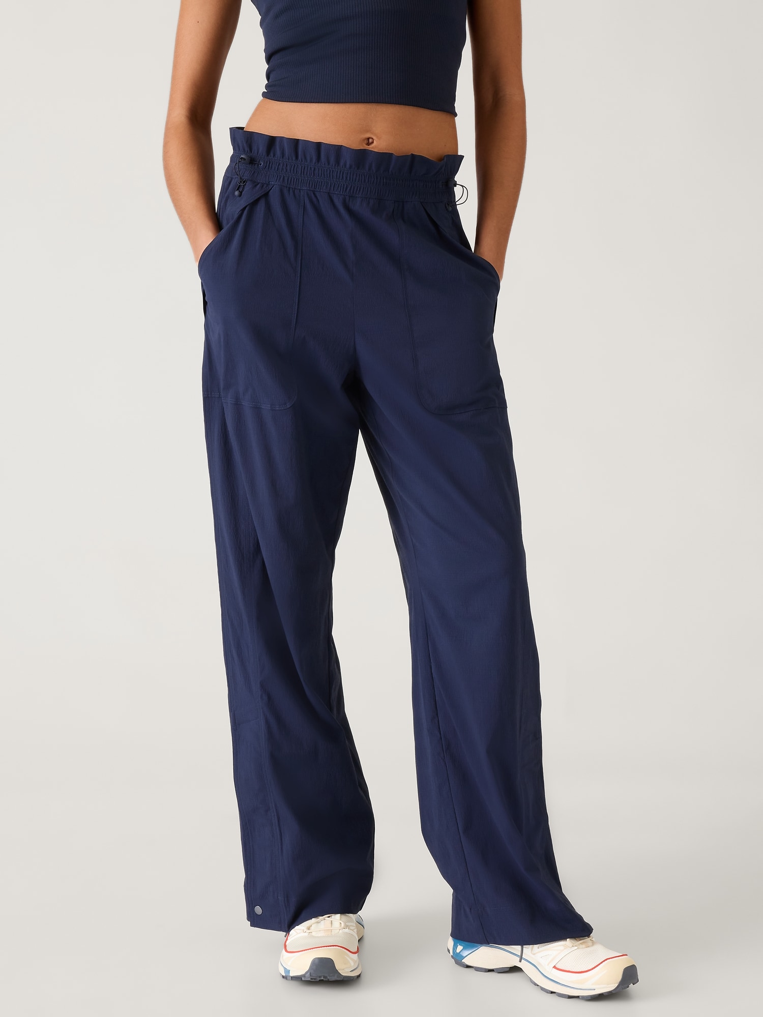 Athleta Dipper tan khaki Low Rise Cargo Utility hiking outdoors Pants size  10 - $28 - From tiffany