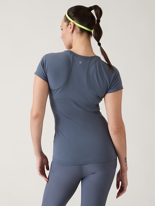 Image number 7 showing, Momentum Seamless Tee