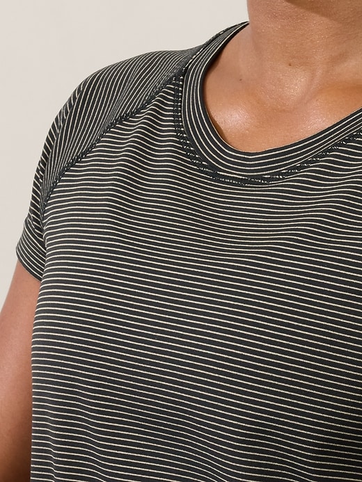 Image number 8 showing, Momentum Seamless Tee