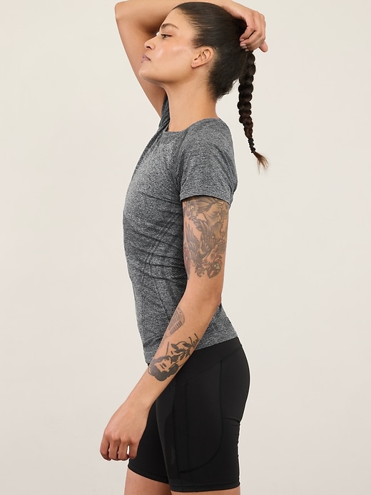 Image number 6 showing, Momentum Seamless Heather Tee
