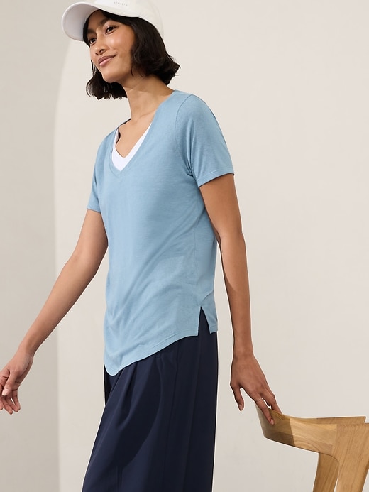 Image number 3 showing, Breezy Scoop V Tee