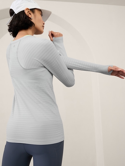 Image number 2 showing, Momentum Seamless Top